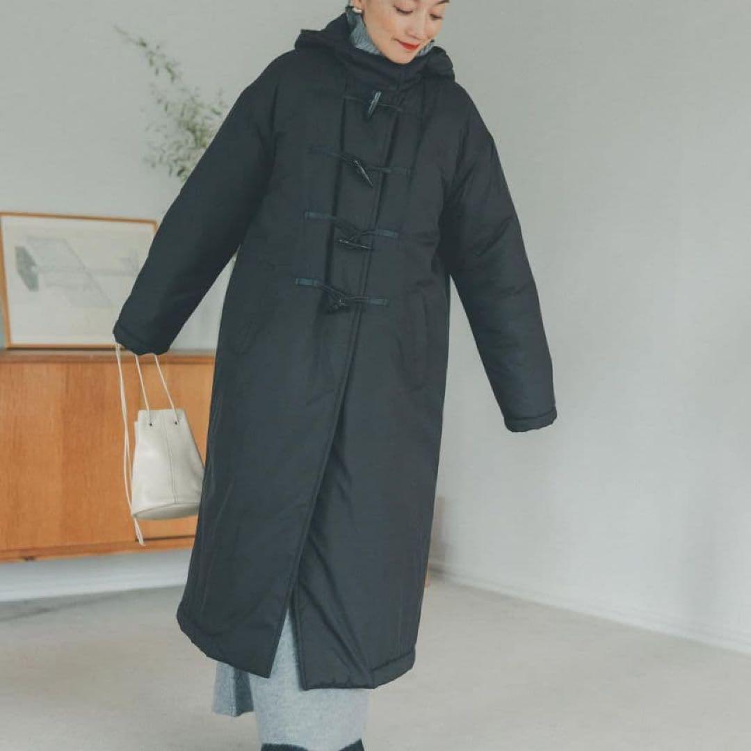 オブレクト 高山都コラボ ダッフルキルティングコート 黒