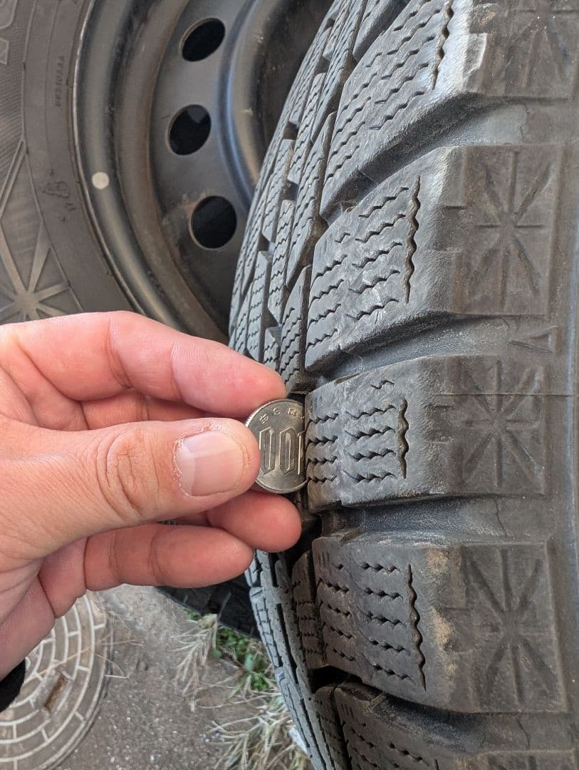 バリ溝 195/65R15 グッドイヤー スタッドレスタイヤ 引取限定です。