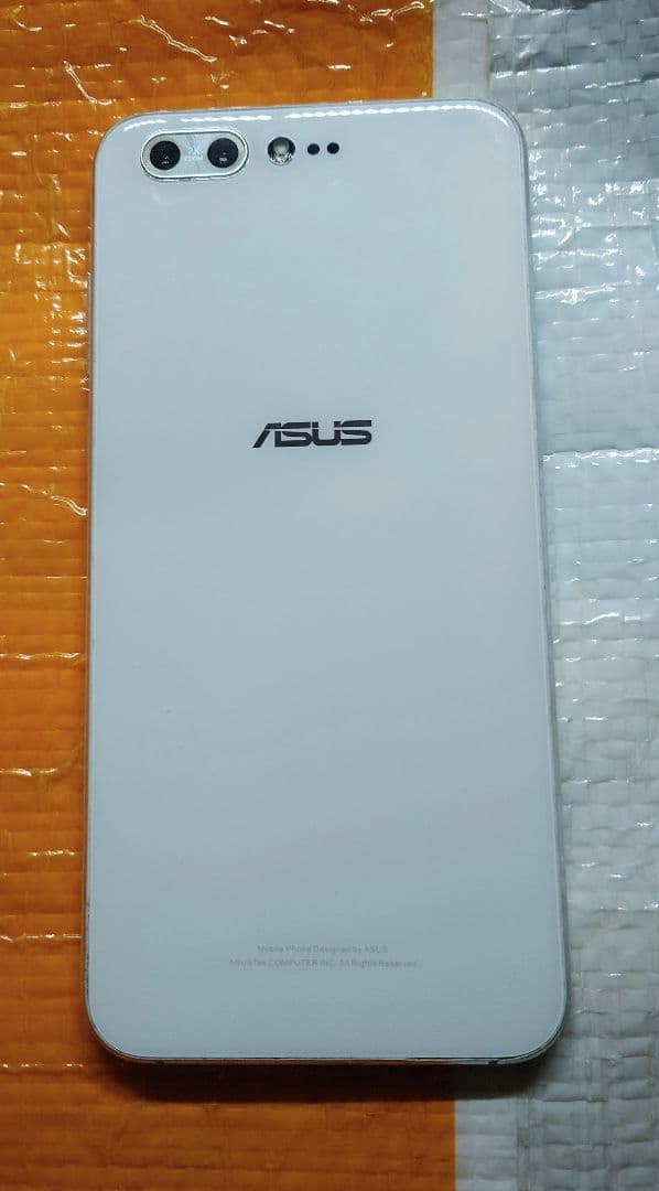 【希少機種】ASUS Zenfone 4 Pro ホワイト 箱付き　ジャンク