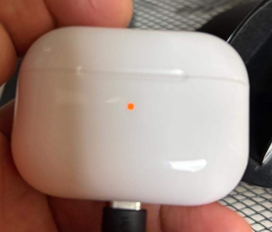 【美品】AirPods Pro 2（第2世代）USB‑Cモデル ＋ ケース付き