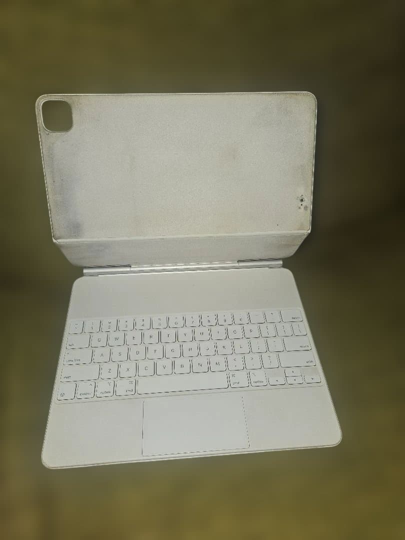 iPad Pro 12.9 (2021) 用 Magic Keyboard