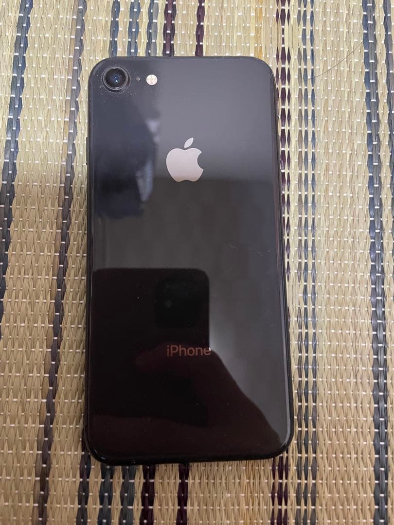 値下げ交渉可「バッテリー85%」Apple iPhone 8スペースグレイ　本体