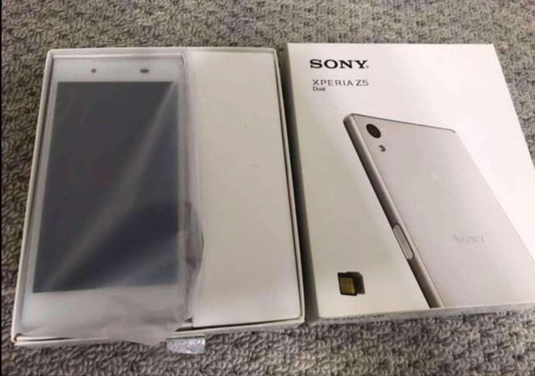 祝日セール【新品未使用】XPERIA Z5 dual オマケ付【SIMフリー】