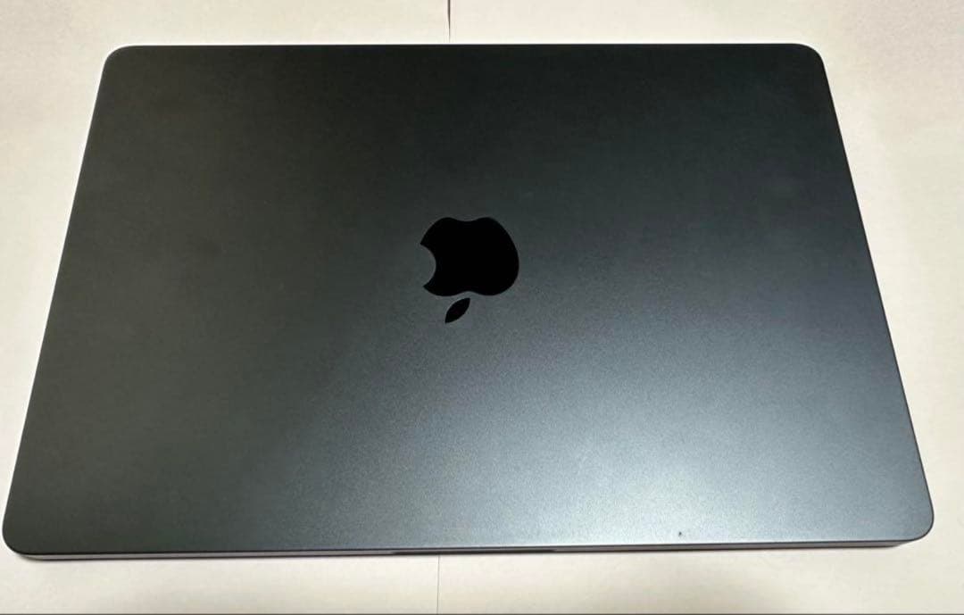 Apple M2チップ搭載13インチMacBook Air