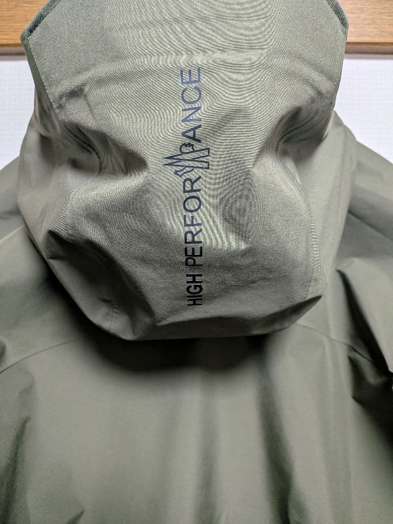 モンクレール　グルノーブル　マウンテンパーカー