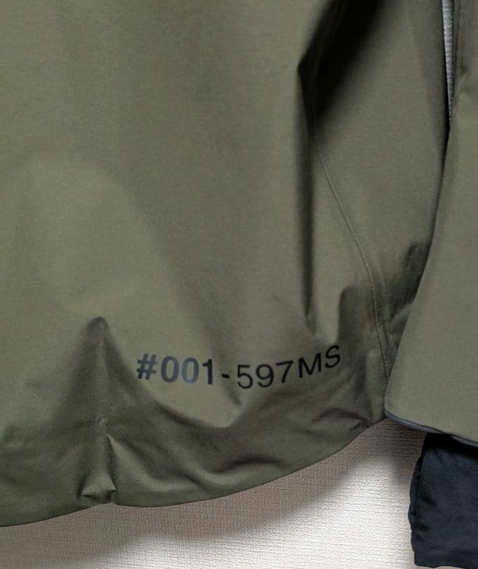 モンクレール　グルノーブル　マウンテンパーカー