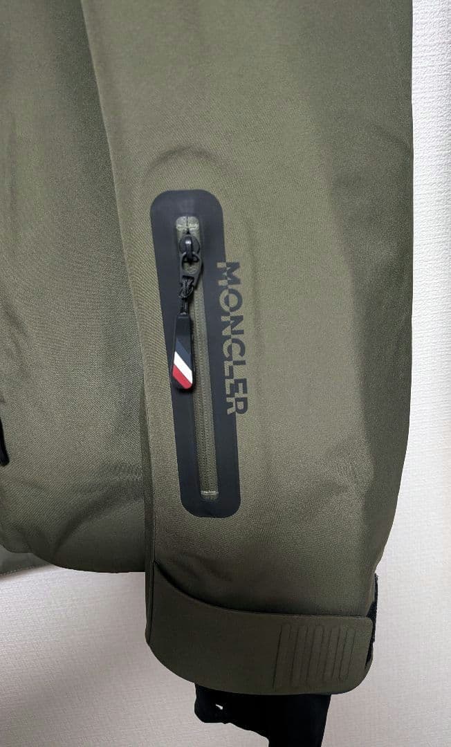 モンクレール　グルノーブル　マウンテンパーカー