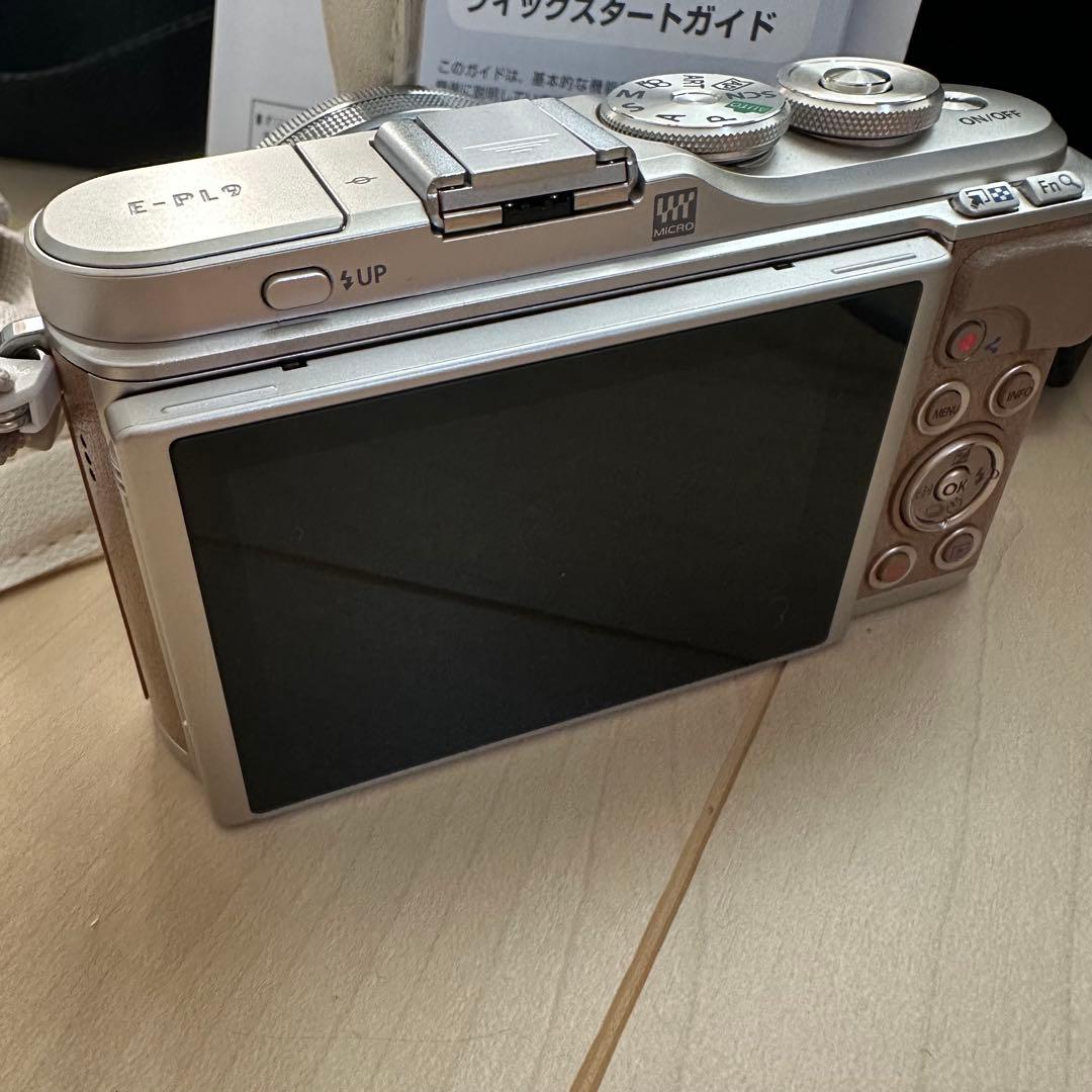 【美品】【ショット数 698回】OLYMPUS PEN E-PL9