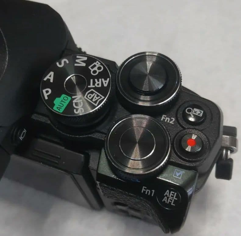 OLYMPUS OM-D E-M10 Mark3 本体(元箱、ストラップなど)