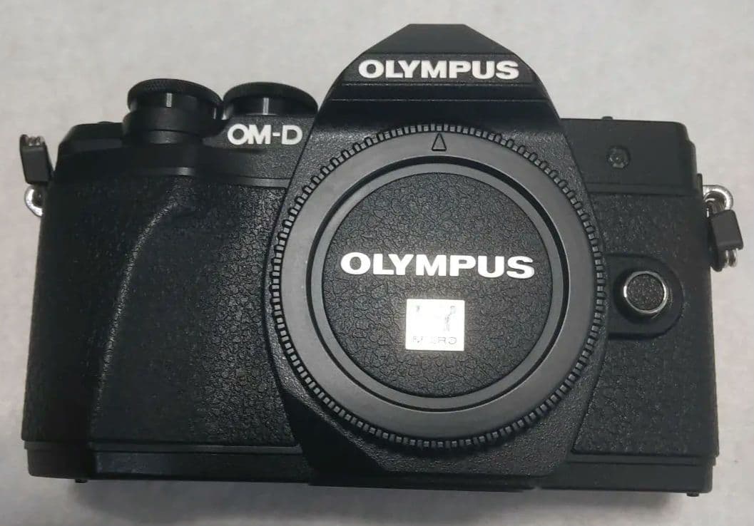 OLYMPUS OM-D E-M10 Mark3 本体(元箱、ストラップなど)