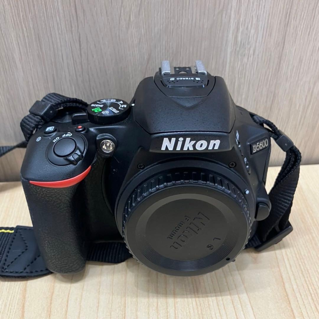 ゲリラセール　Nikon デジタル一眼レフカメラ D5600 ダブルズームキット