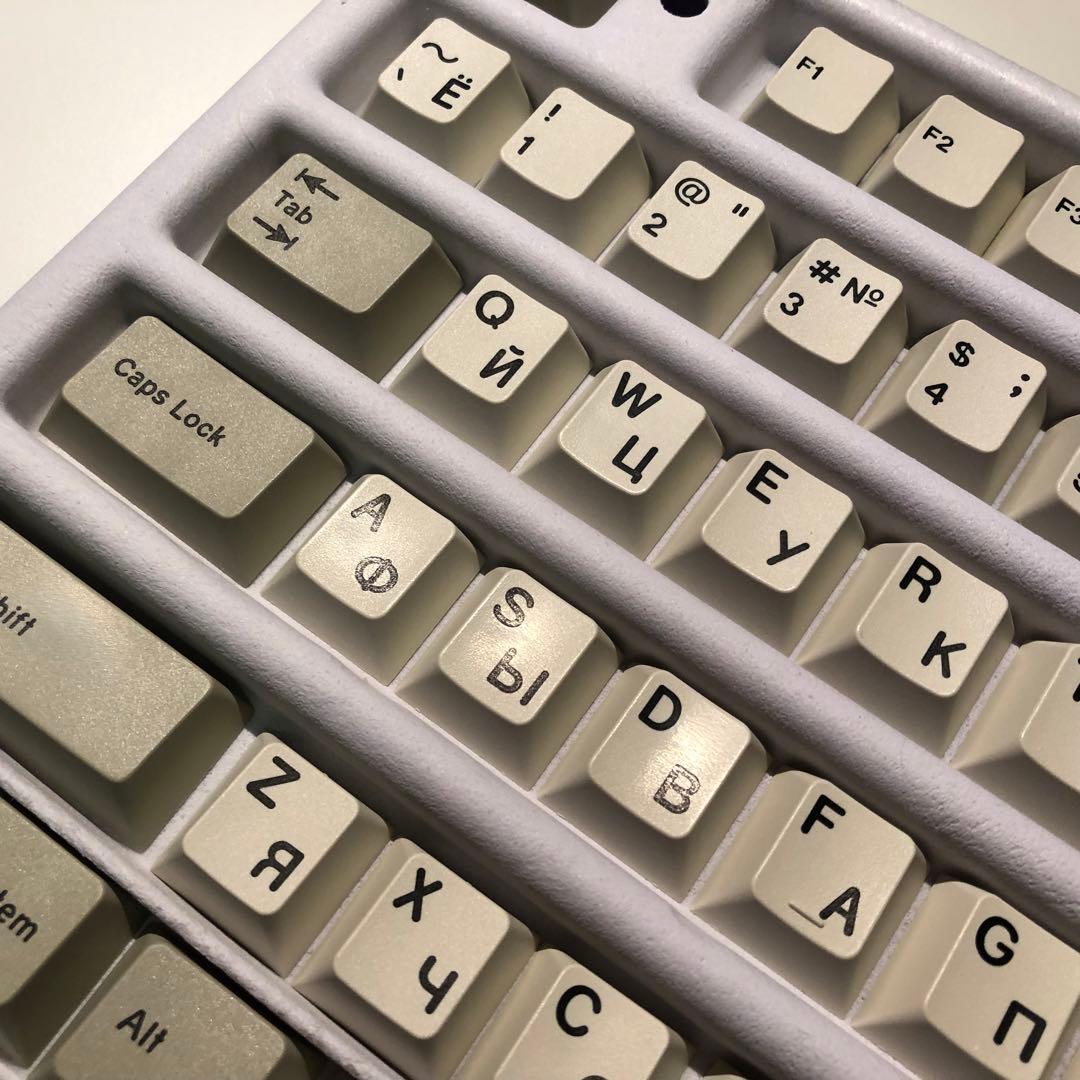 キーボード GMK Cyrillic Beige Base