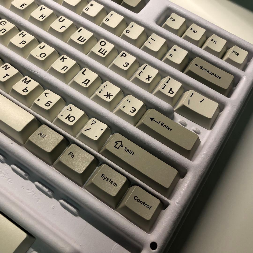 キーボード GMK Cyrillic Beige Base