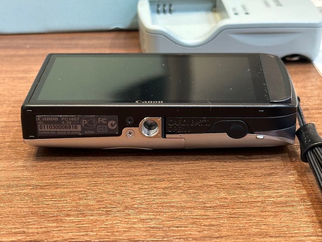 r*a様 美品 Canon IXY 10S PC1467 コンパクトデジタルカメ