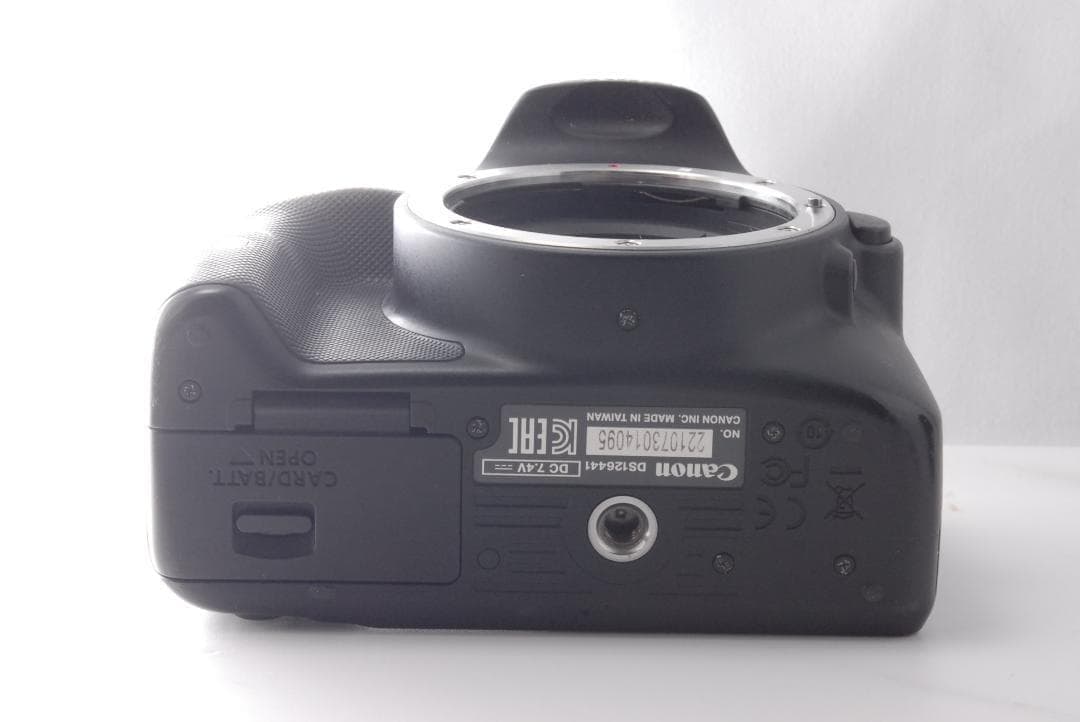 おでかけに最適な最軽量一眼レフ♪ Canon Kiss X7 写真も動画OK