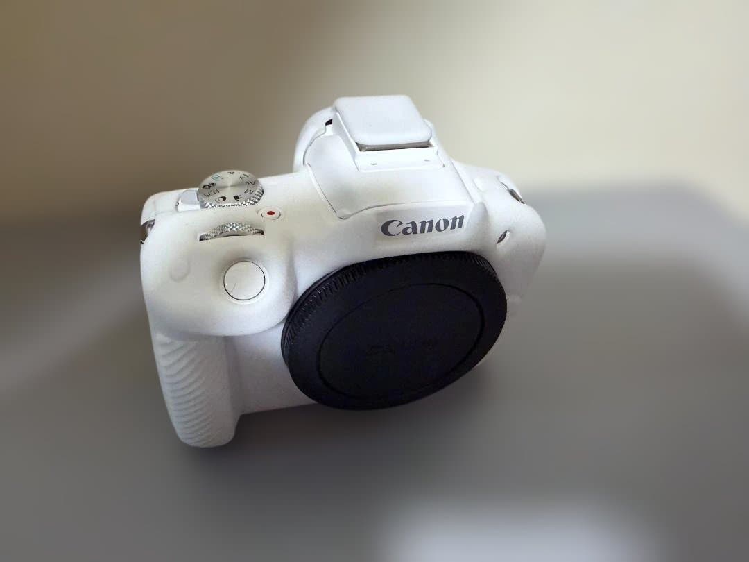 ショット数約1,100回　EOS R50 ホワイト