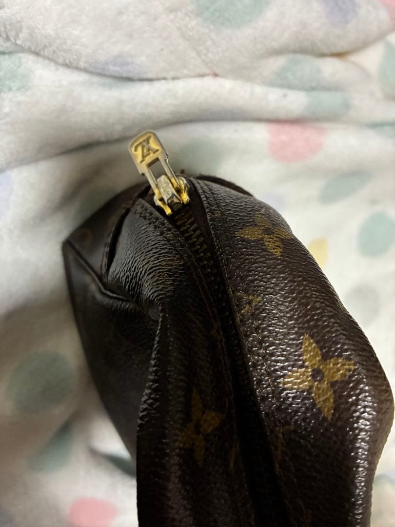 Louis Vuitton ブラウンレザーポーチ