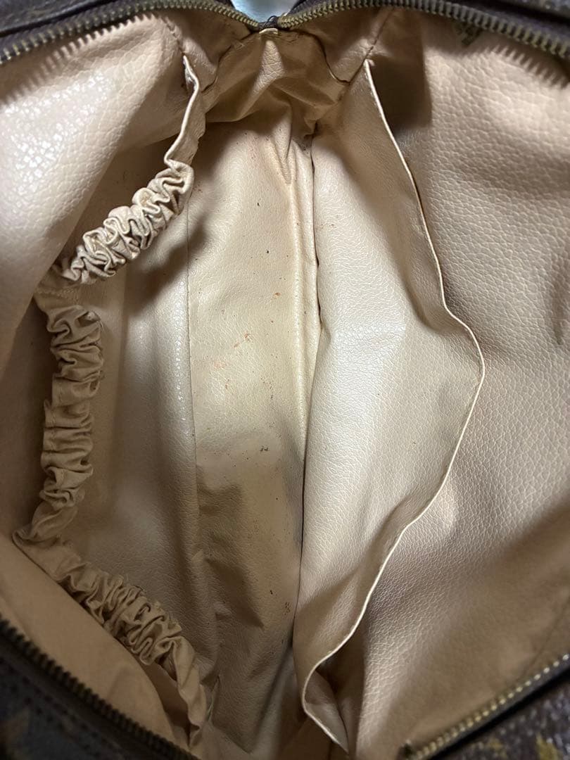 Louis Vuitton ブラウンレザーポーチ