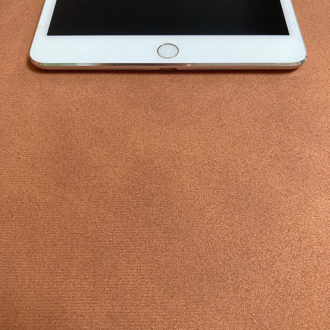 692 電池ほぼ新品☆iPad mini4 第4世代 16GB SIMフリー☆
