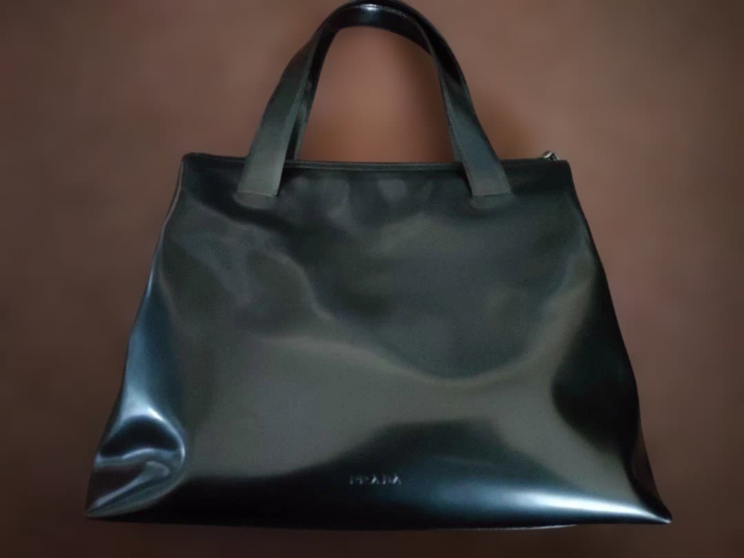 [美品] PRADA エナメル　ビンテージハンドバッグ　ブラック　ロゴ型押し