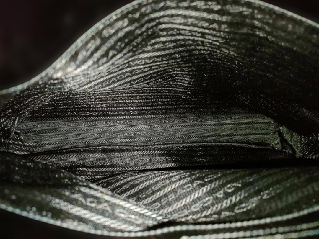 [美品] PRADA エナメル　ビンテージハンドバッグ　ブラック　ロゴ型押し