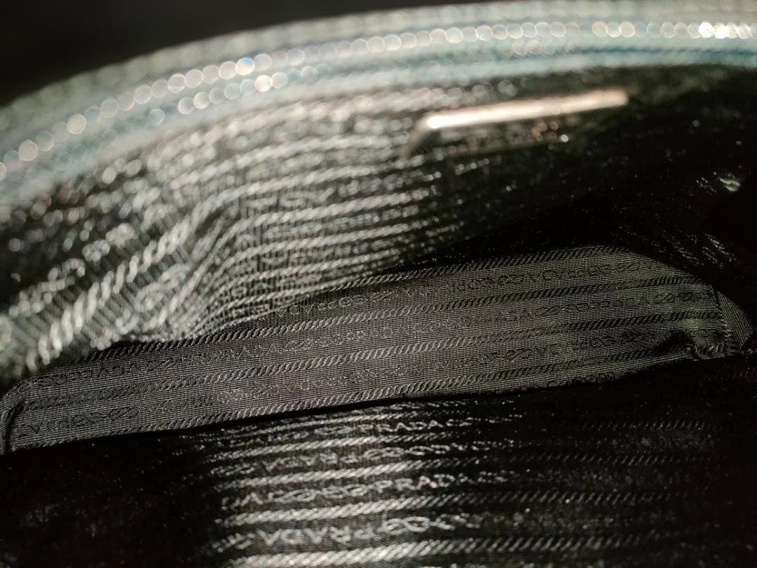 [美品] PRADA エナメル　ビンテージハンドバッグ　ブラック　ロゴ型押し