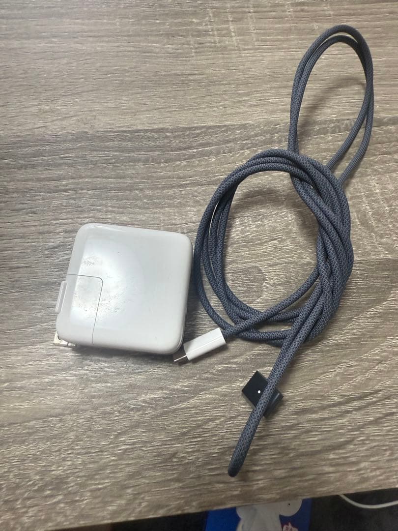 MacBook Air M3 13インチ256GB