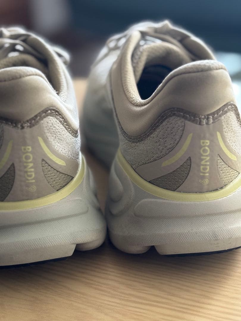 HOKA BONDI 9 グラスランド / オイスター マッシュルーム