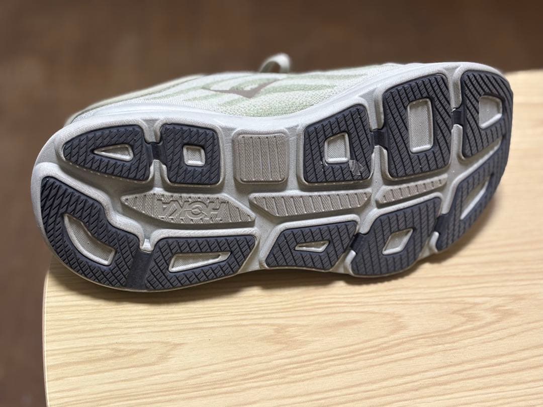 HOKA BONDI 9 グラスランド / オイスター マッシュルーム