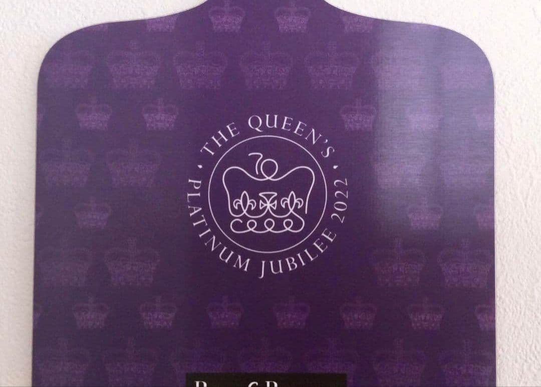プラチナジュビリー2022　カッティングボード　小 2つ