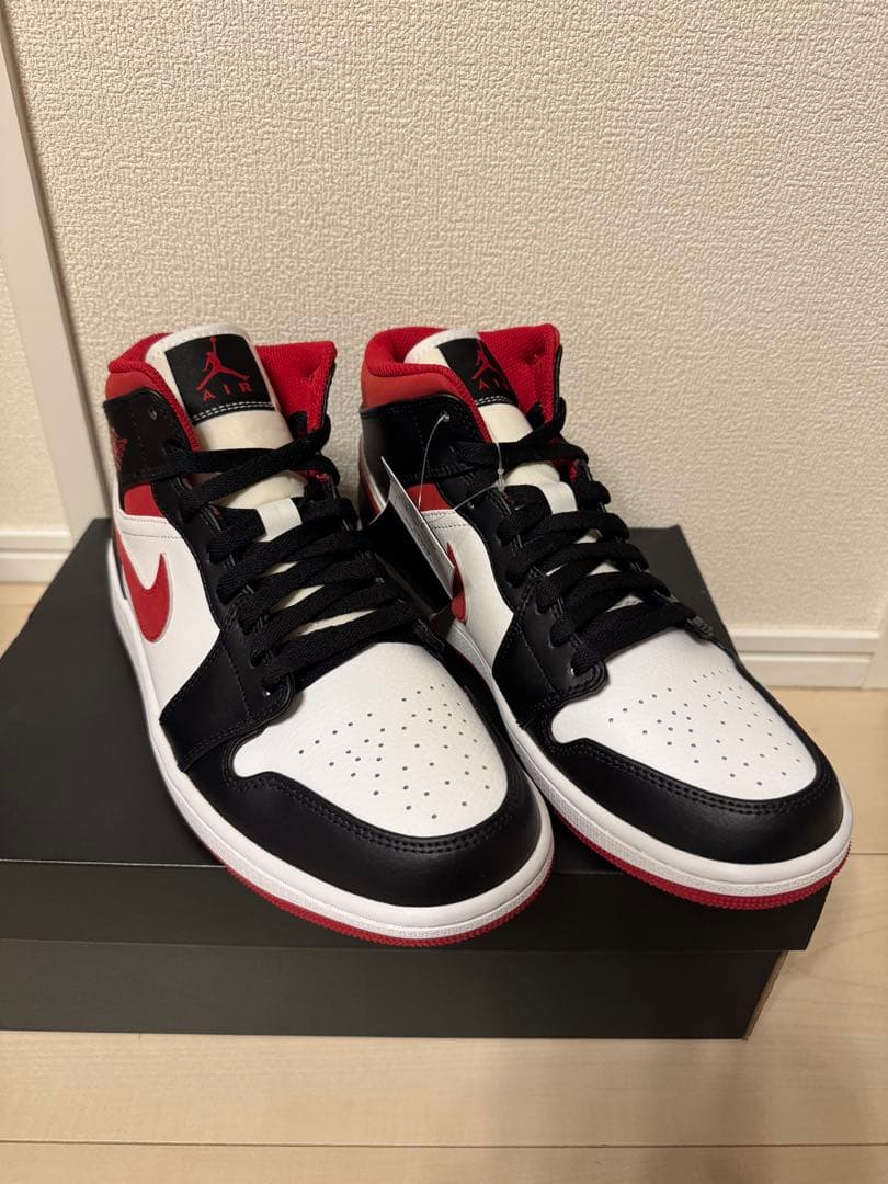 Nike Air Jordan 1 MIDスニーカー