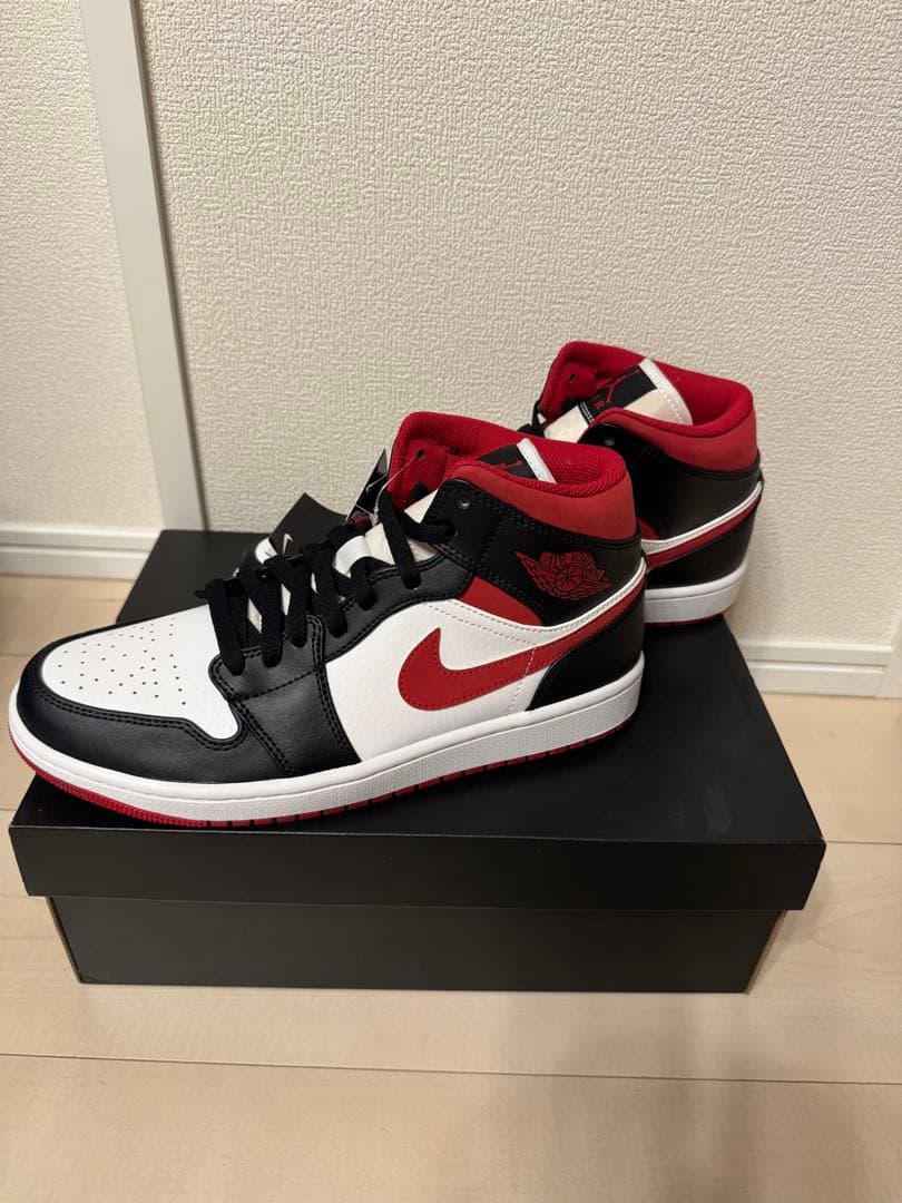 Nike Air Jordan 1 MIDスニーカー