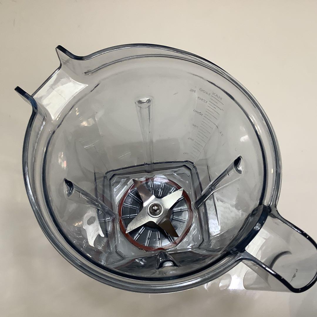 Vitamix ホワイトブレンダー　MODEL VM0111