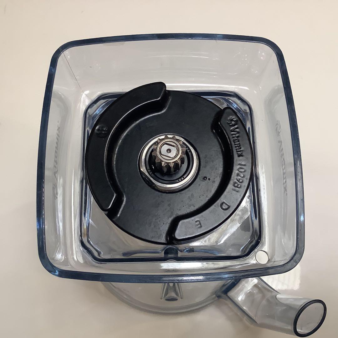 Vitamix ホワイトブレンダー　MODEL VM0111