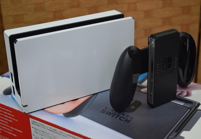 ニンテンドー Switch/スイッチ本体(ブラック) HAC-001＆プロコン