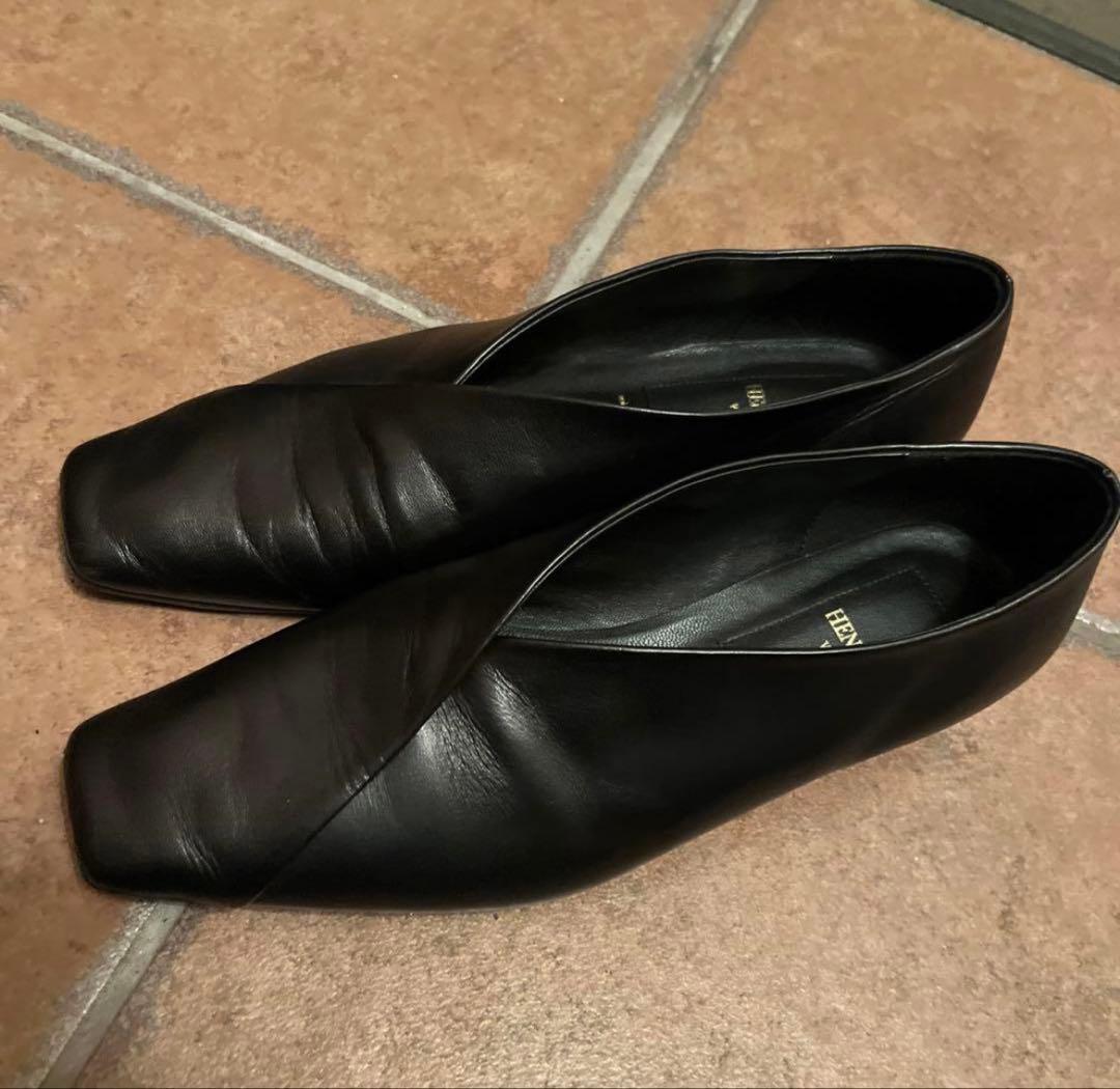 HENRI EN VARGO SOPHIA スクエアトゥフラットシューズ