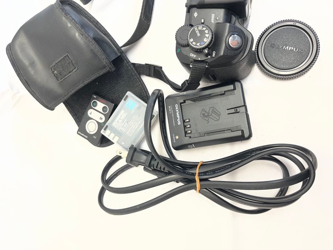 オリンパス　E-300 デジタル一眼レフ