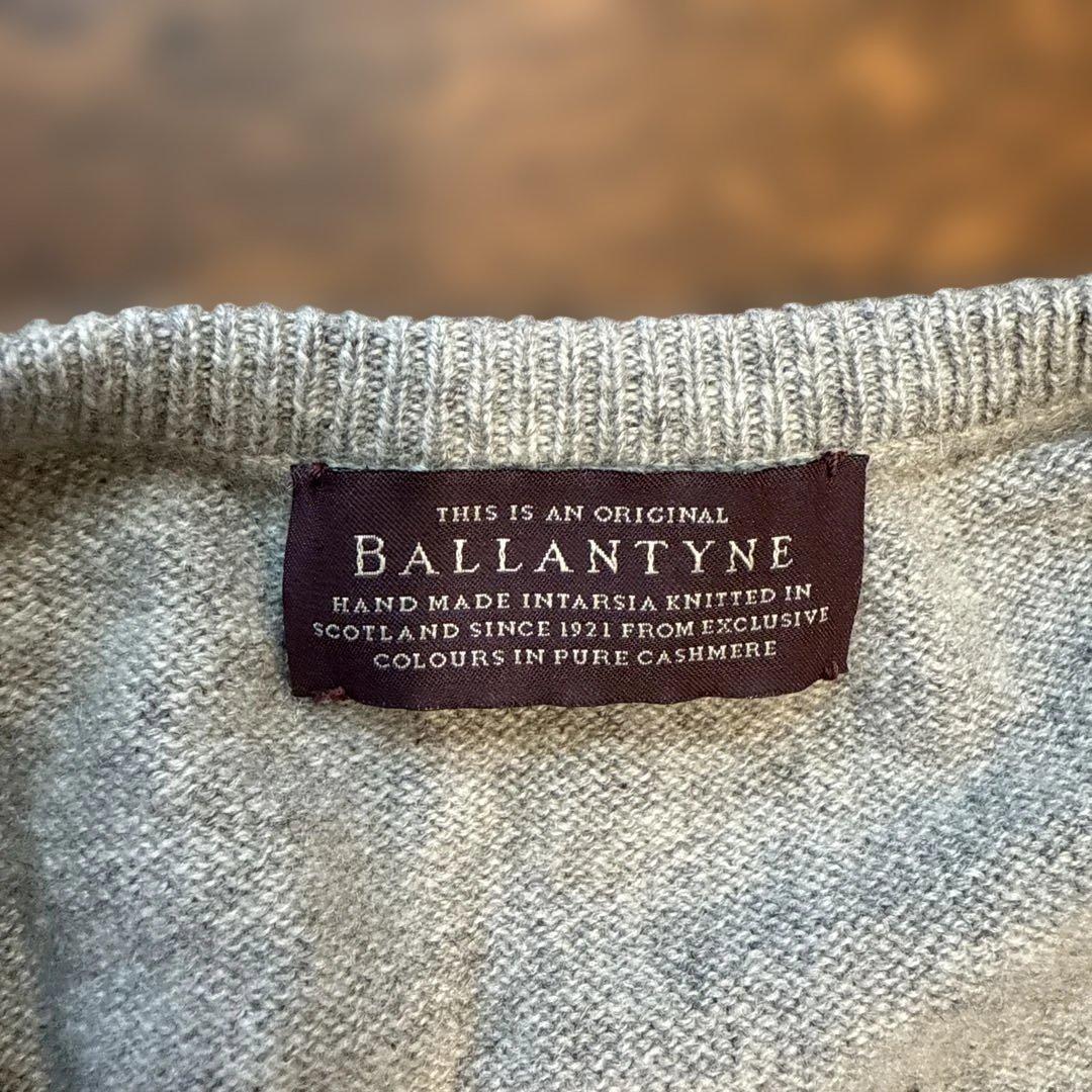 BLLANTYNE グレー Vネック セーター M 未使用品