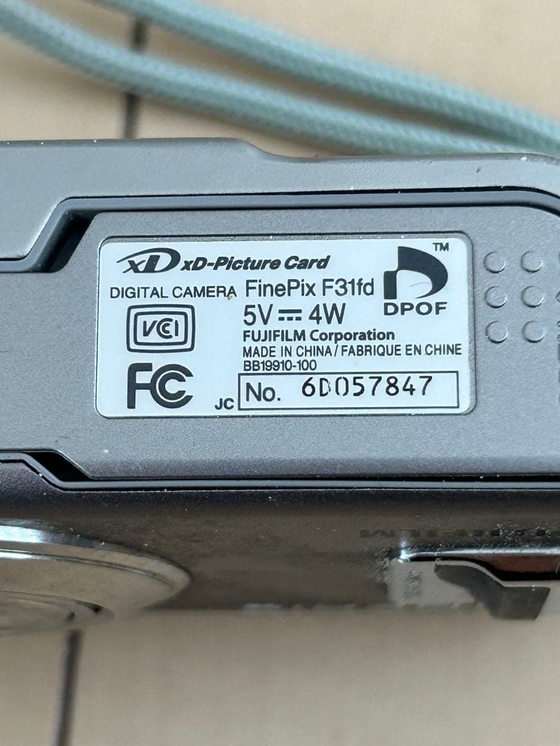 FUJIFILM FinePix F31fd コンパクトデジタルカメラ