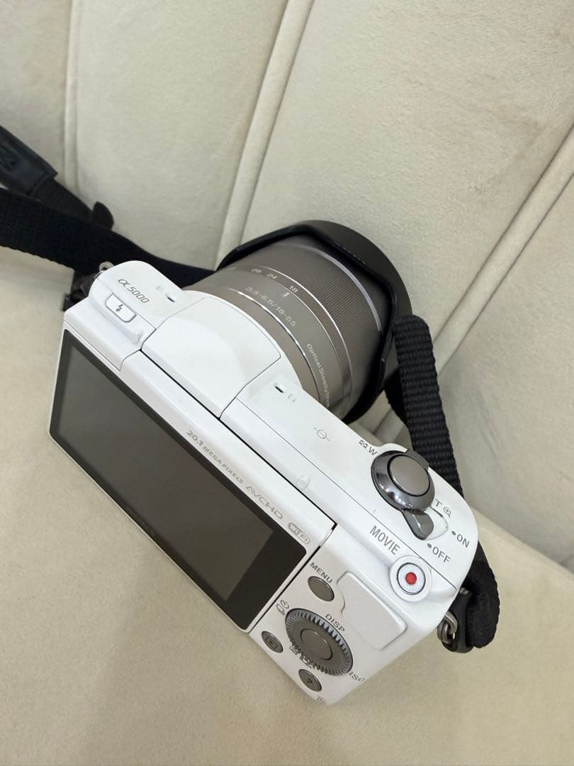 SONY α5000☆WiFi機能搭載☆多機能ミラーレス一眼レフ
