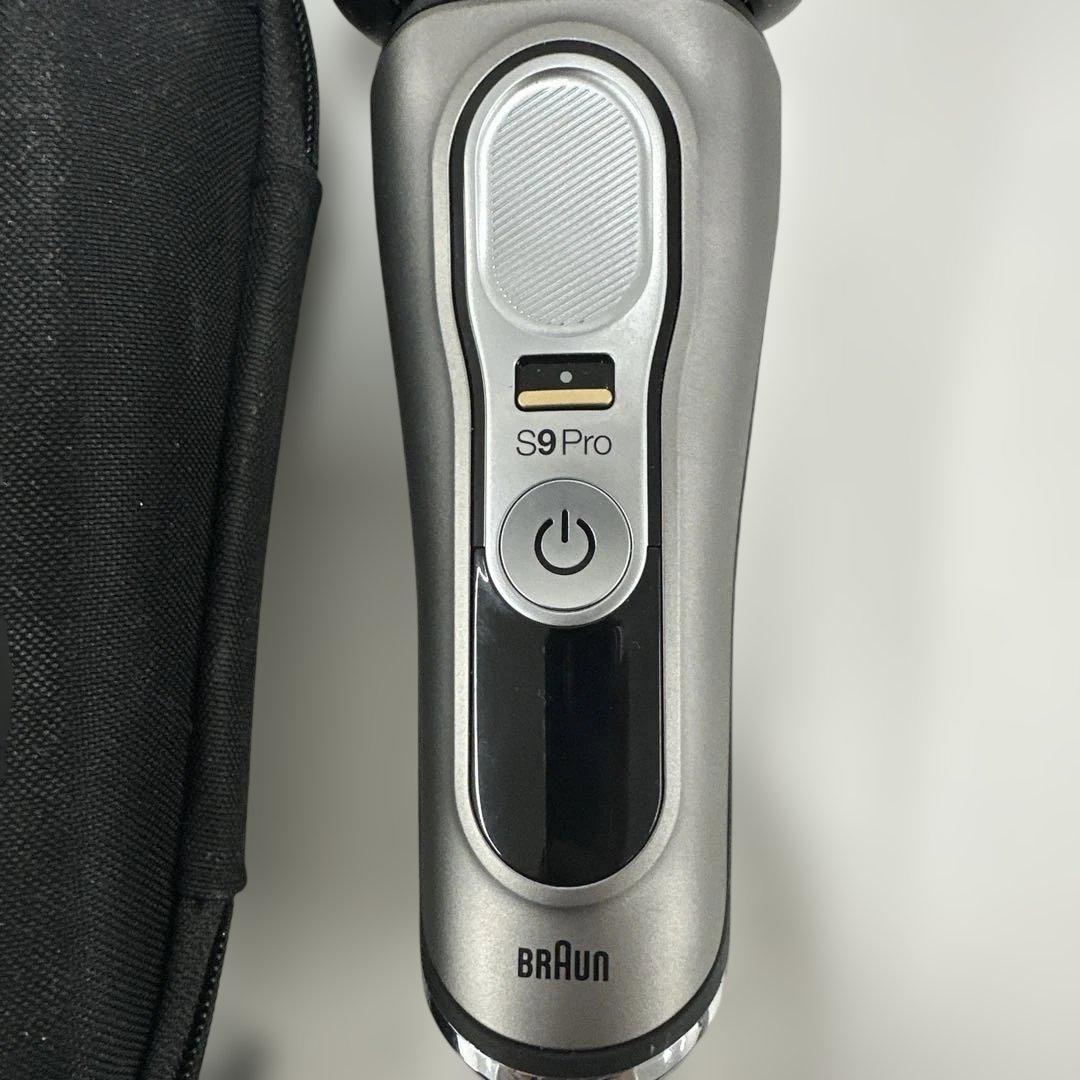 最安値　BRAUN S9 Pro メンズ電気シェーバー　2494