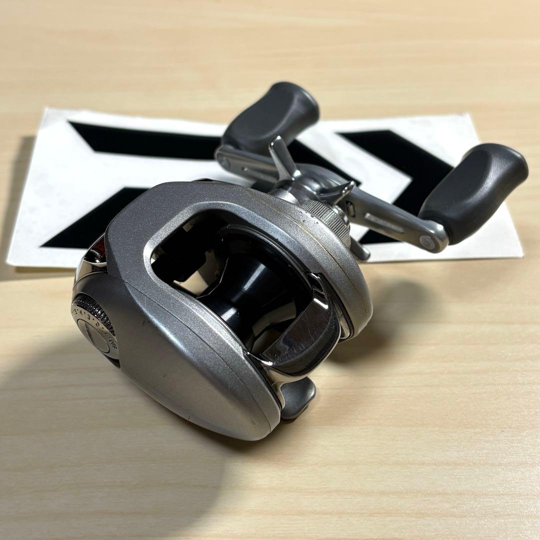 ダイワDaiwa TD-Z103P 右ハンドル　ローギア　　リールカバー付