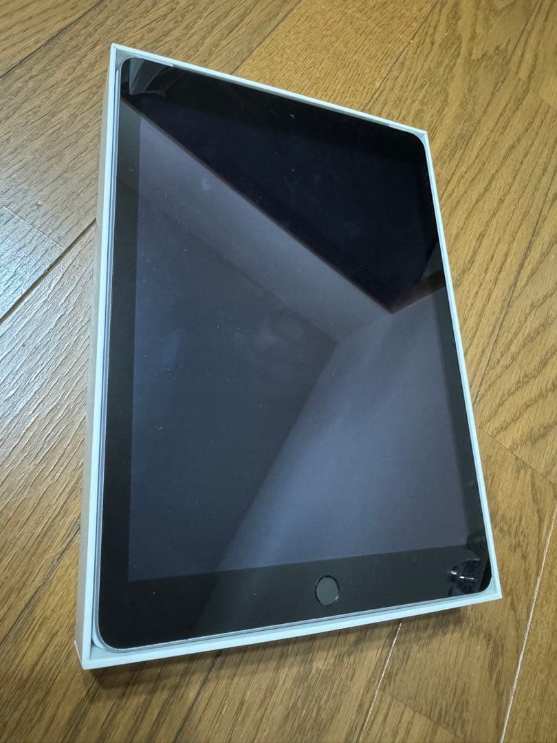 iPad 第5世代 Wi-Fi+Cellular 32GB