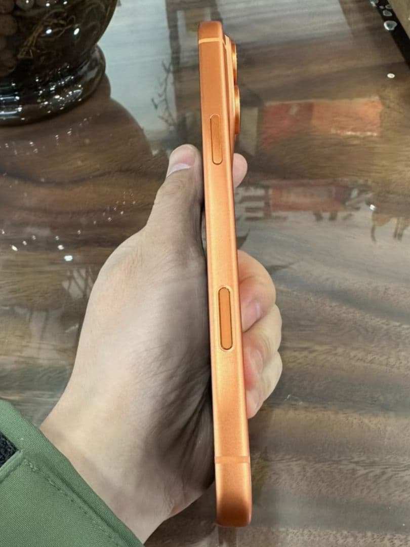 Apple iPhone 17 Pro Max Orange 2TB CA属