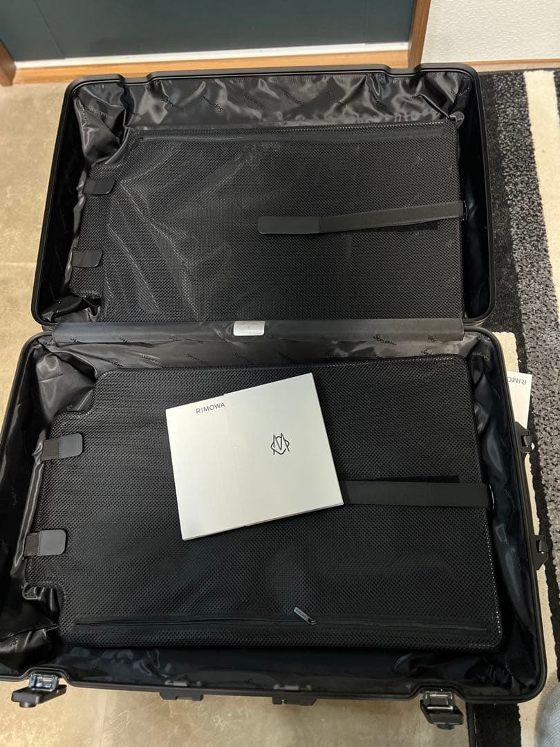 新品未使用　リモワRIMOWA　シュプリームSUPREMEスーツケース