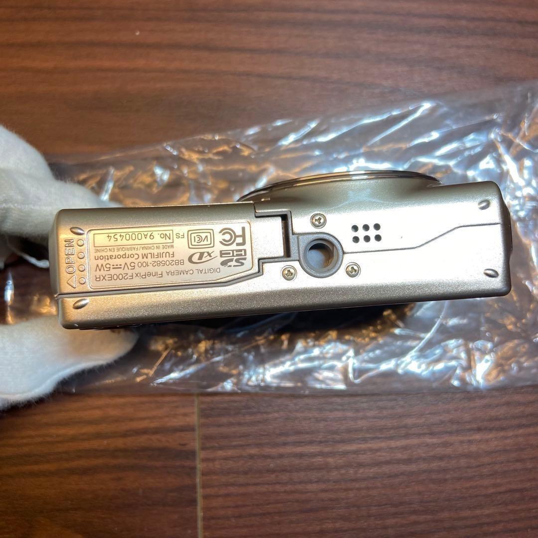 FUJIFILM FinePix F200 EXR デジカメ ほぼ新品 4641
