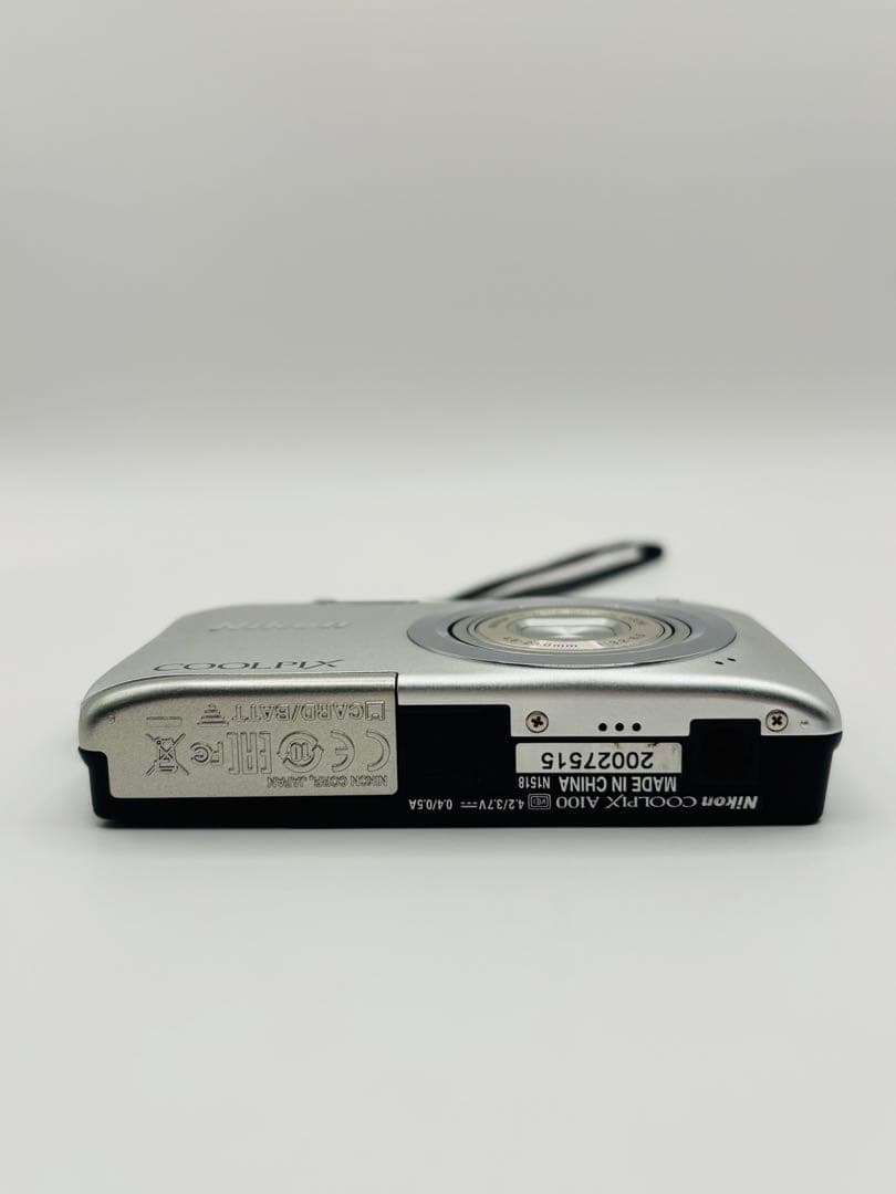 Nikon COOLPIX A100 シルバー オールドコンデジ