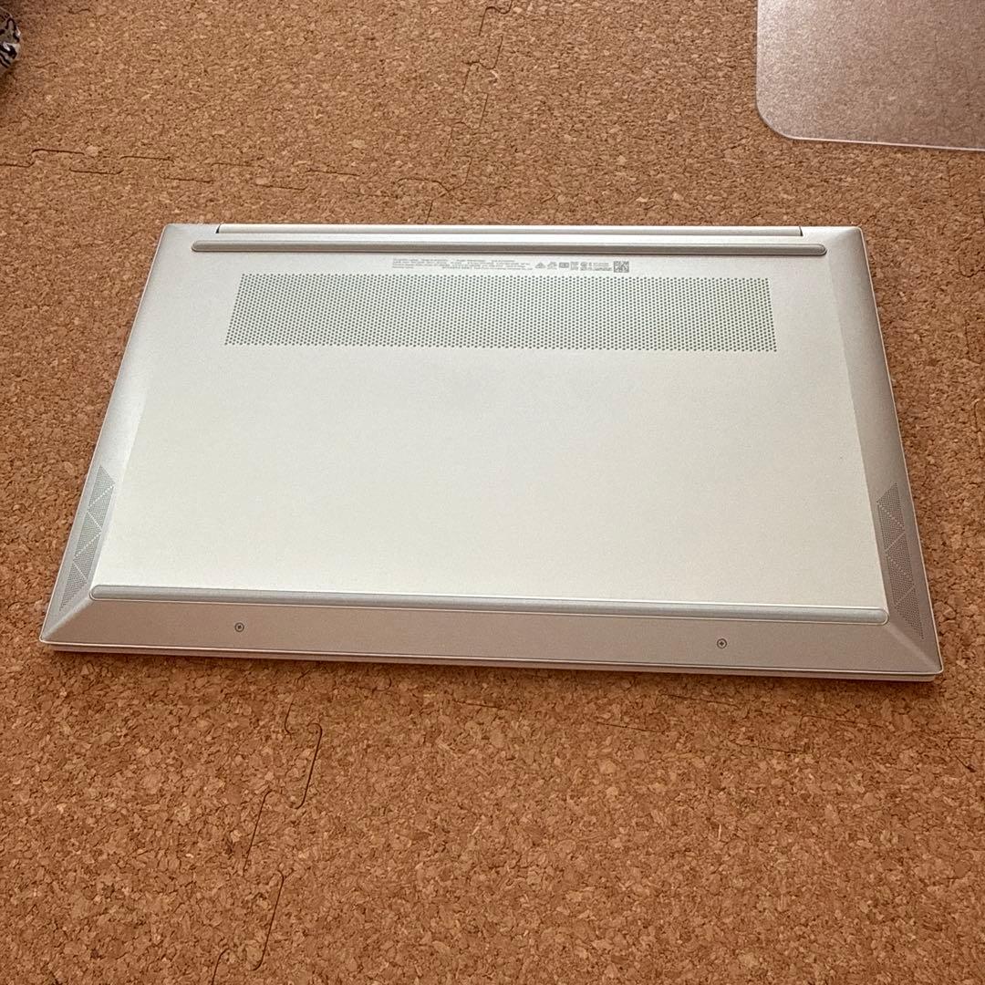 【美品】HP PavillionLaptop 15-eh3003AU タッチ液晶