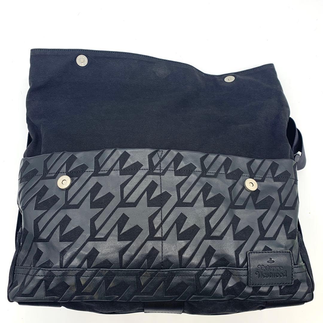 極美品　極希少　ヴィヴィアンウエストウッド　メッセンジャーバッグ　スター　総柄