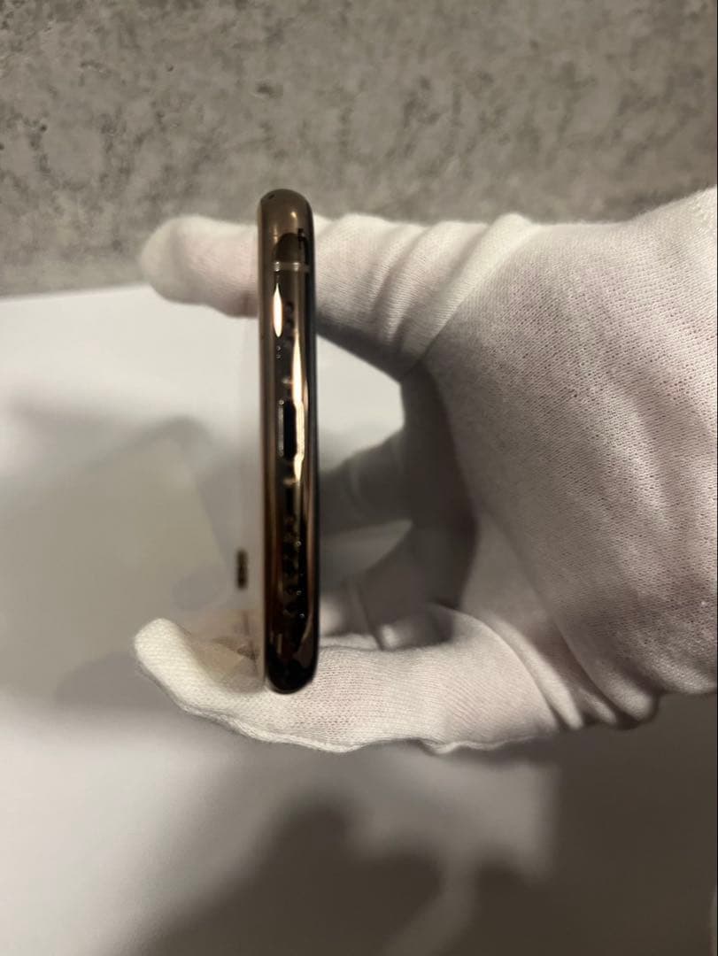 iPhone XS 64GB ゴールド（SIMロックあり/KDDI）